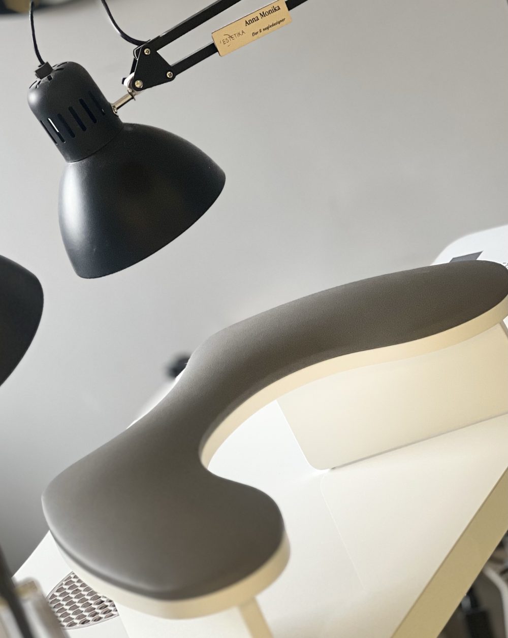 Nail Arm Rest by DeiDai